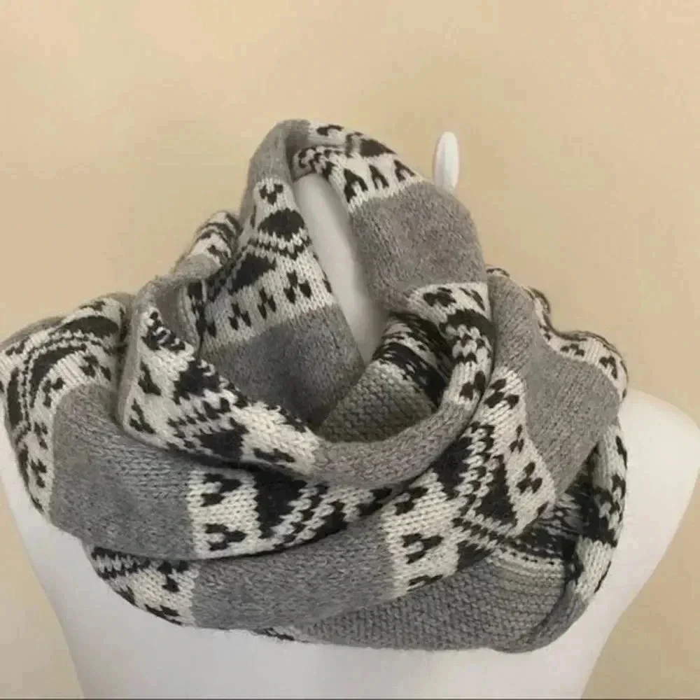 N/A beautiful scarf